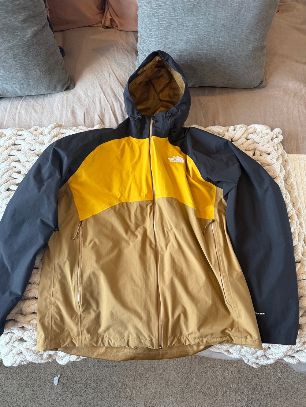 The North Face Men’s XXL Colorblock Hooded Jacket Tan Yellow Black